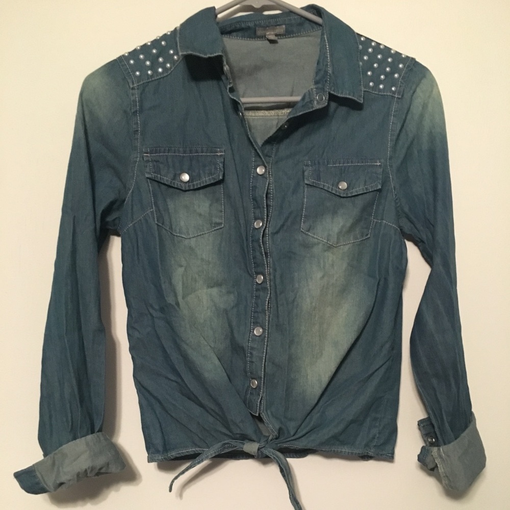 jean long sleeve with pearls on shoulders
